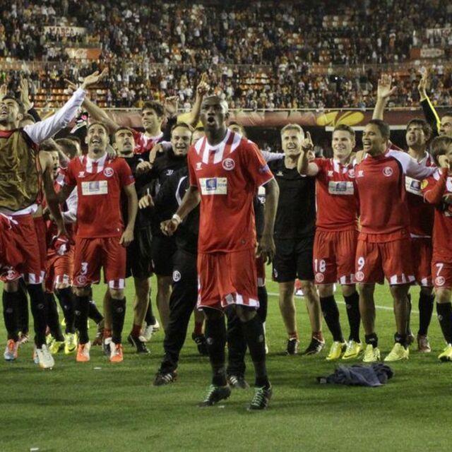 UEFA Avrupa Ligi'nde Sevilla finale yükseldi - 12 yıl önce