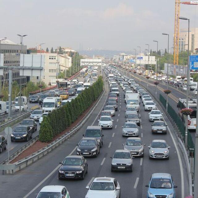 Trafiğe kayıtlı araç sayısı 18 milyon 288 bini aştı - 12 yıl önce