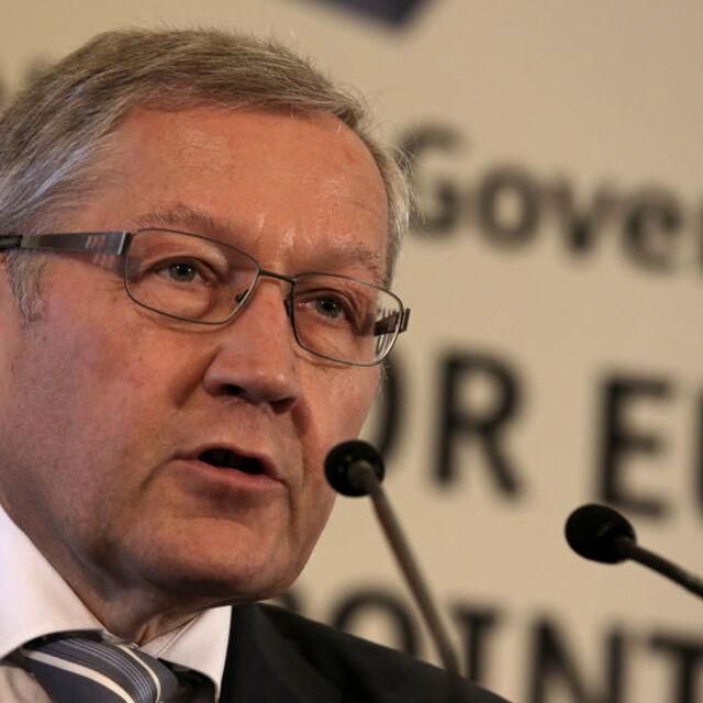 Regling: Portekiz ve Yunanistan'ın parası var - 12 yıl önce