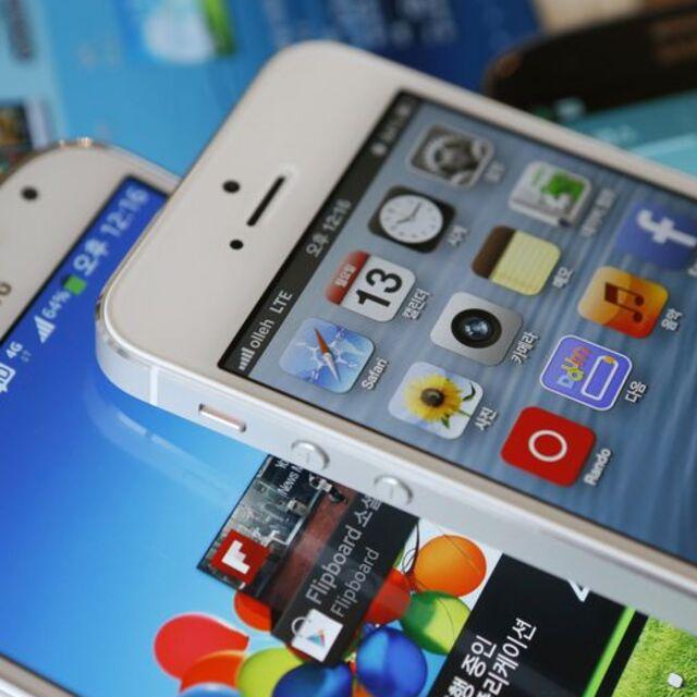 Apple ve Samsung ABD dışındaki davalardan vazgeçiyor - 12 yıl önce