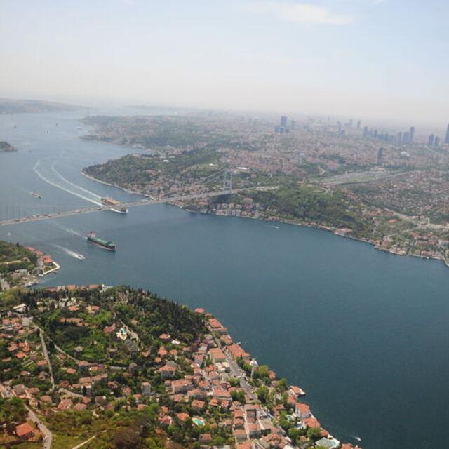 Boğazlardan ilk 7 ayda 52,214 gemi geçti - 12 yıl önce