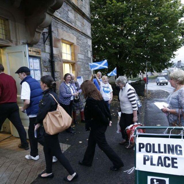 İskoçya'da tarihi referandum bugün yapılıyor - 12 yıl önce