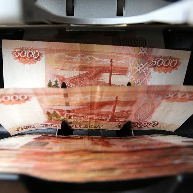 Rekor seviyedeki ruble Rusya'yı sermaye kontrollerine iter mi? - 11 yıl önce