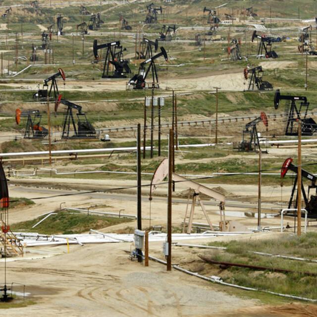 S. Arabistan ABD için petrol fiyatlarını düşürdü - 11 yıl önce