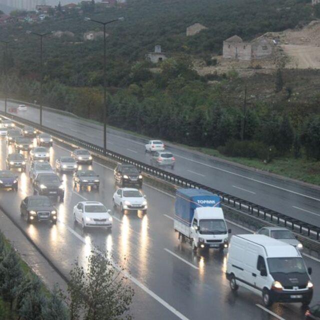 Trafiğe kayıtlı araç sayısı 18,6 milyonu aştı - 11 yıl önce