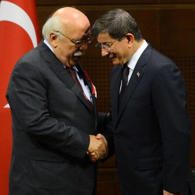 Davutoğlu: Ocak ayında 15 bin öğretmen atanacak - 11 yıl önce