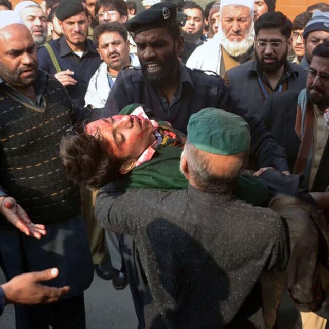 Pakistan'da okul katliamı: 104 ölü, 80 yaralı - 11 yıl önce