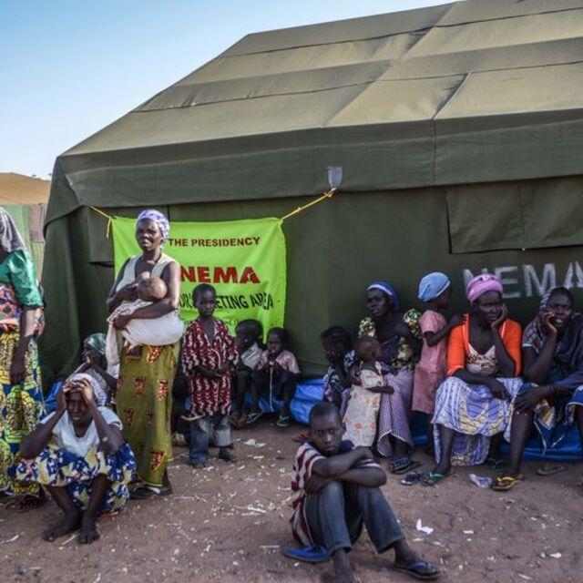 Boko Haram yüzünden 850 bini aşkın kişi evini terk etti - 11 yıl önce