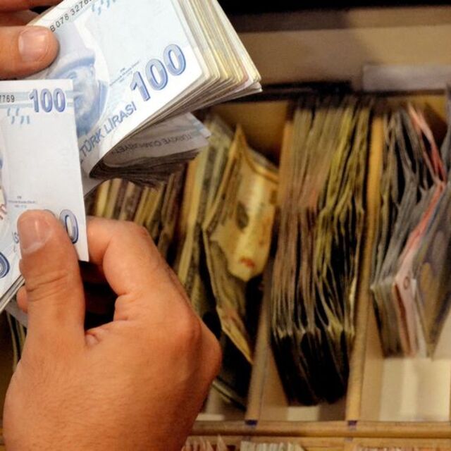 Dolar/TL istihdam sonrası düşüşe geçti