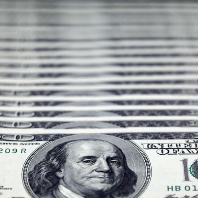 "Dolar/TL'de yıl sonu beklentimiz 3.85"