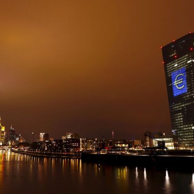 Euro Bölgesi büyüme tahmini 2007'den beri zirvede