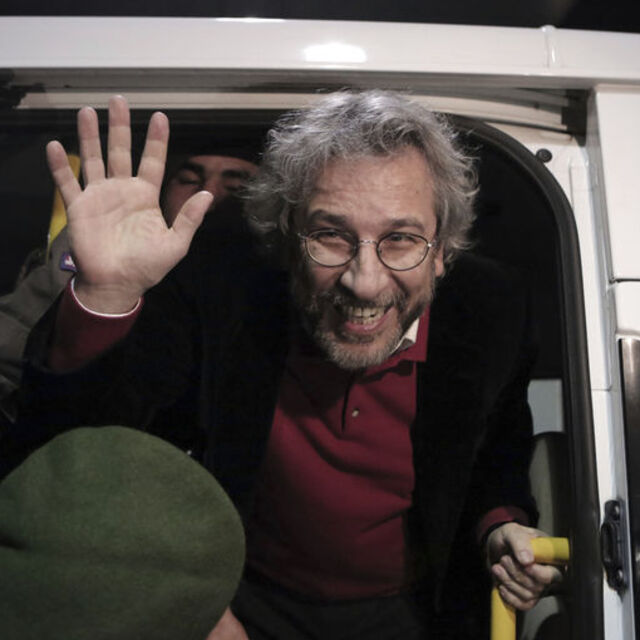 Can Dündar hakkında kırmızı bülten ve iade talebi
