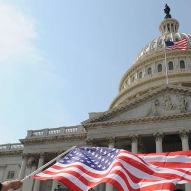 ABD Senatosu vergi tasarısını onayladı