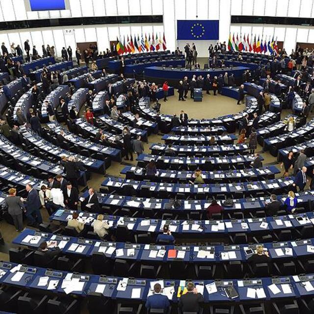 AP/Weber: AB Trump'ın "gümrük vergisi" kararına tepki göstermeli