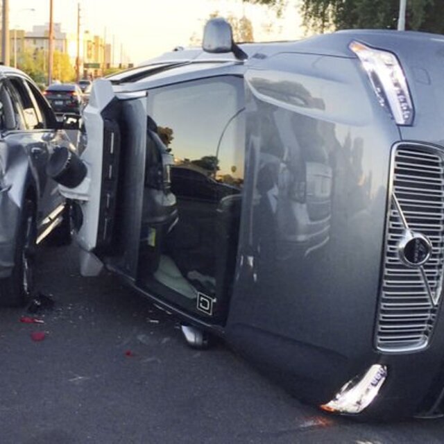 UBER sürücüsüz araba testlerini durdurdu