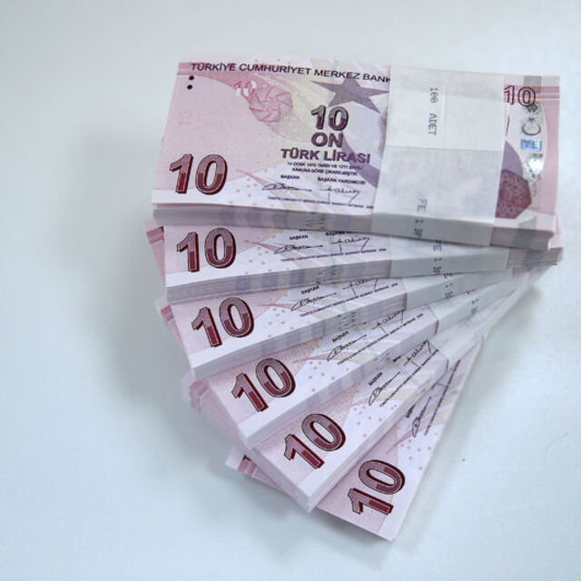 Bütçe Nisan'da 2.8 milyar TL açık verdi