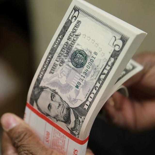 Dolar/TL 4.40'un altını gördü