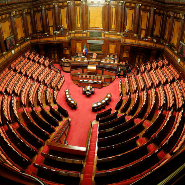 İtalya'da 2 yıllıkların faizi "siyasi kargaşa" ile 100 bp yükseldi