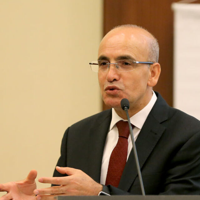 Şimşek ve Çetinkaya Londra'da yatırımcıya güven verdi