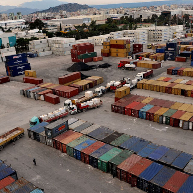 Cari açık Nisan'da beklentiyi aştı