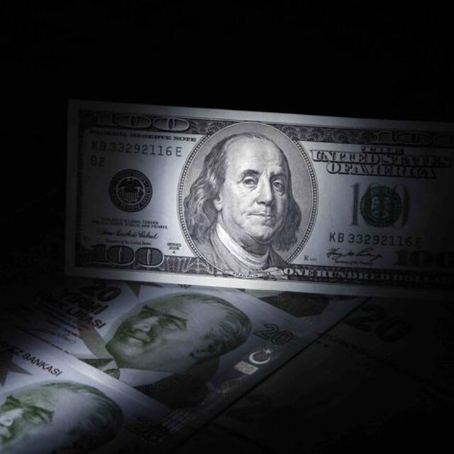 Dolar/TL "Merkez" sonrası 4.93'ün üzerini gördü