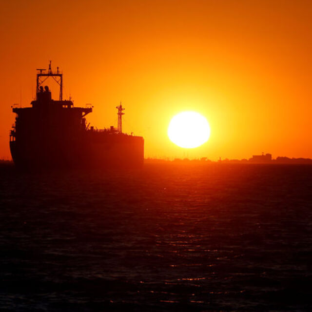 S. Arabistan Bab el-Mandeb'ten petrol nakliyatını durdurdu
