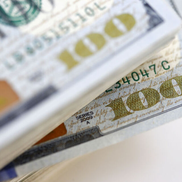 Merkez açıklaması sonrası dolar, TL karşısında bir miktar düştü