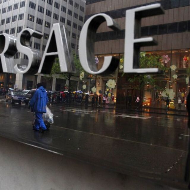 Michael Kors Versace'yi 2.12 milyar dolara satın alacak