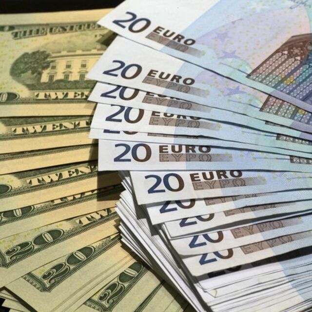 Euro/dolar PMI verilerinin ardından sert düştü