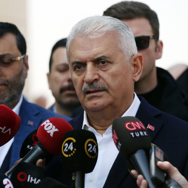 Binali Yıldırım: Milli iradenin sandıkta iç edilmesinin önüne geçmeye çalışıyoruz