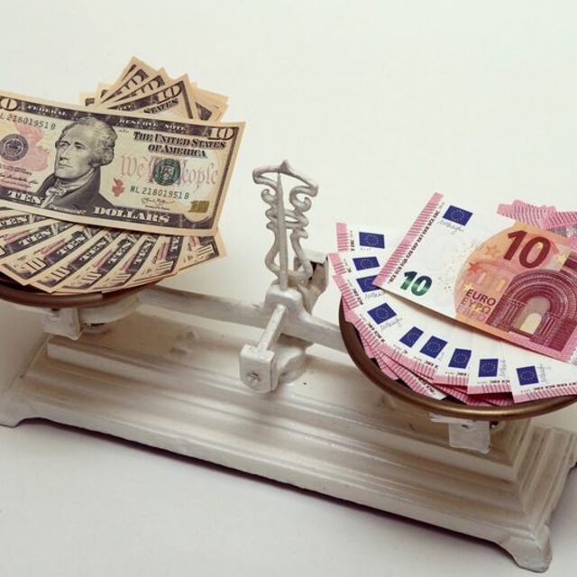 Euro Bölgesi'nde imalat PMI Nisan'da tahminin altıda kaldı