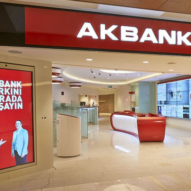 Akbank'tan 1 milyar 408 milyon TL net kar