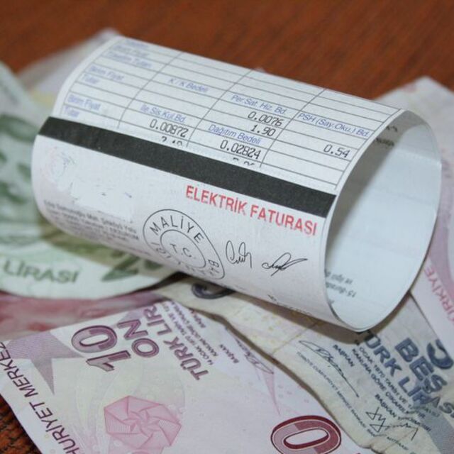 Elektriğe yüzde 15 oranında zam yapıldı