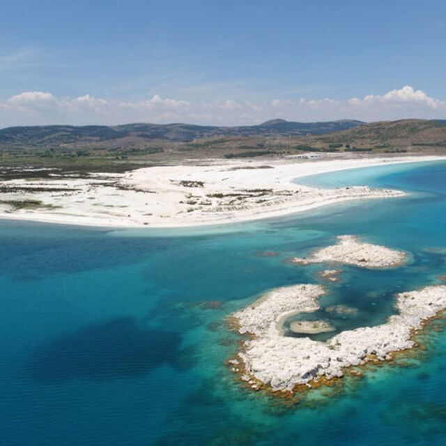 Kurum: Salda Gölü'nde yapılaşmaya asla izin vermeyeceğiz