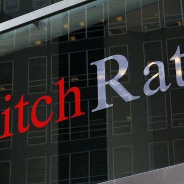 Fitch artan politik belirsizlik sebebiyle Arjantin'in notunu düşürdü