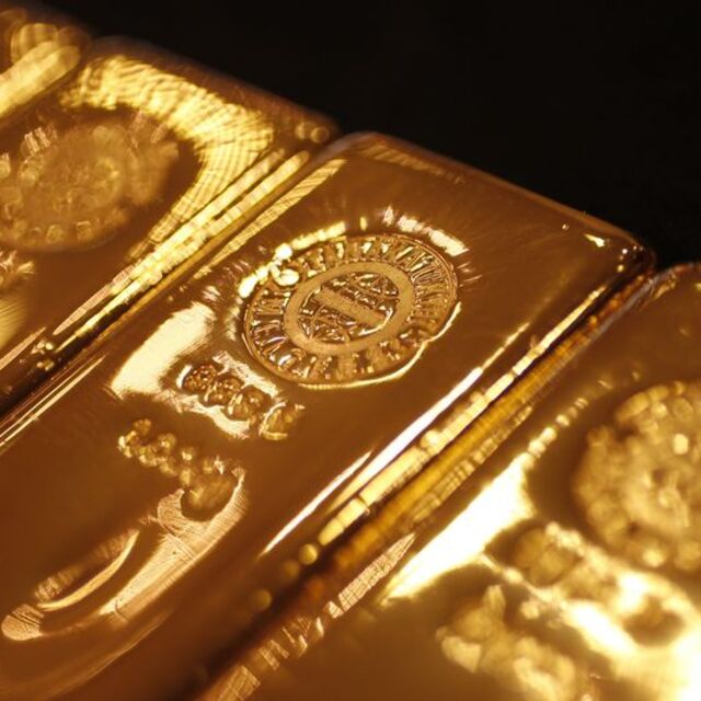 Altın "ticaret" haberleri ve güçlü dolar ile kaybını korudu