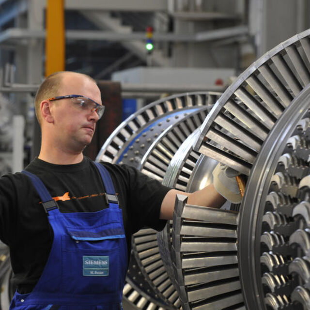 Almanya'da işsiz sayısındaki artış hükümet üzerindeki baskıyı artırıyor