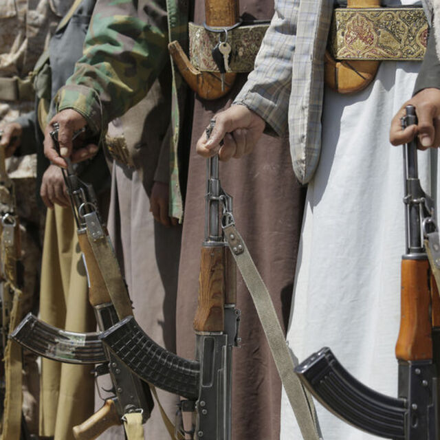 Yemenli isyancılar birçok Suudi askeri esir aldıklarını açıkladı