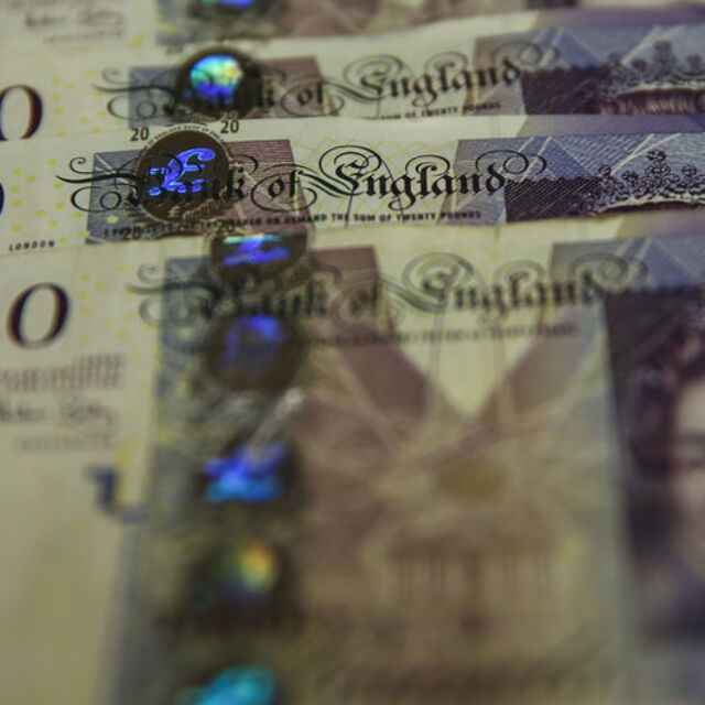 Sterlin AB'nin “Brexit uyarısı” sonrasında 3 ayın zirvesinden geriledi