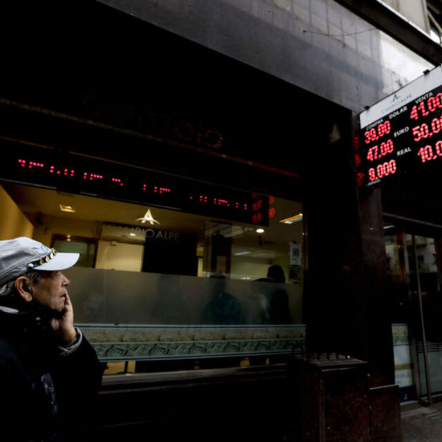 Arjantin'de dolar alımına yeni kısıtlama getirildi