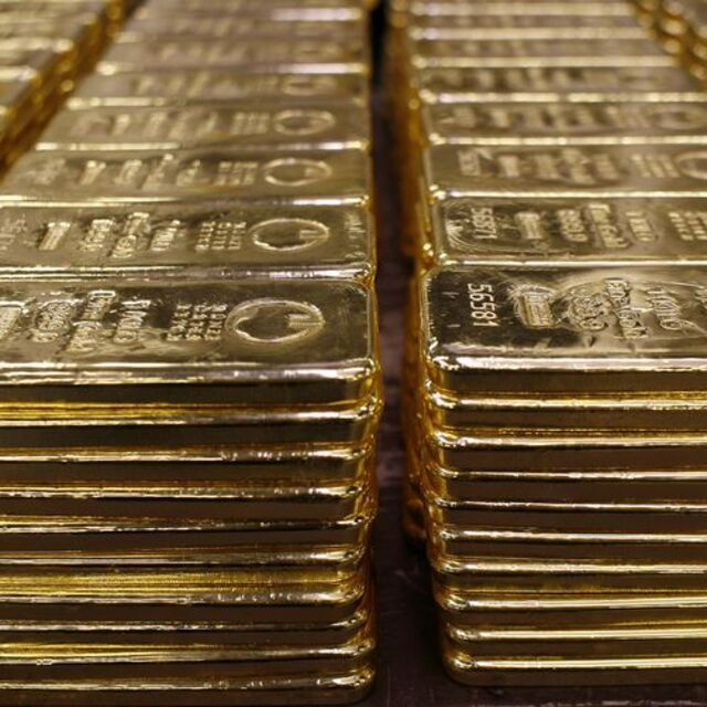 Altın ticaret gelişmelerine karşın “Fed” öncesinde yatay seyretti