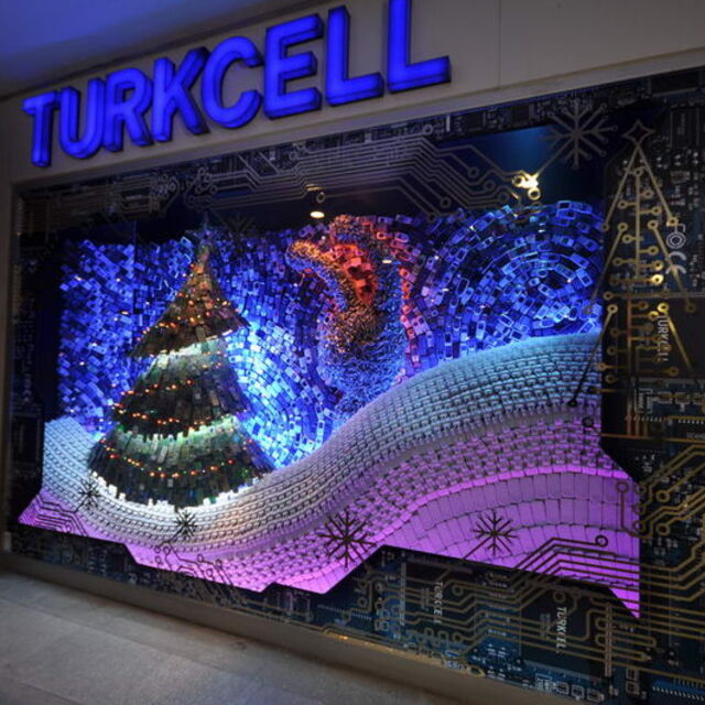 Turkcell net karını 3. çeyrekte yıllık yüzde 232 artırdı