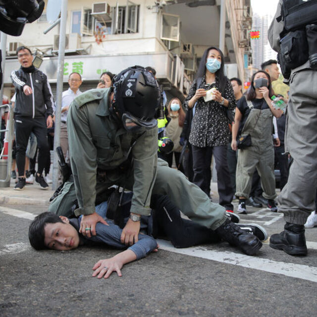 Hong Kong’da polis ve göstericiler arasındaki çatışma yoğunlaştı