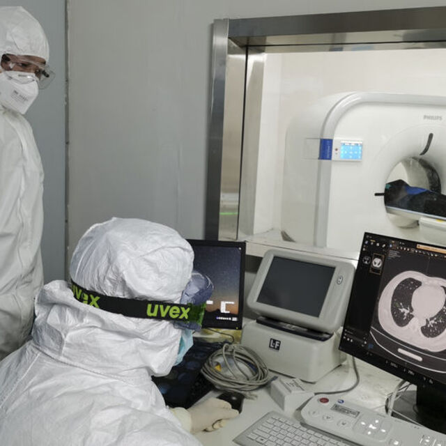 Çin’de koronavirüs nedeniyle ölenlerin sayısı 1017’ye çıktı