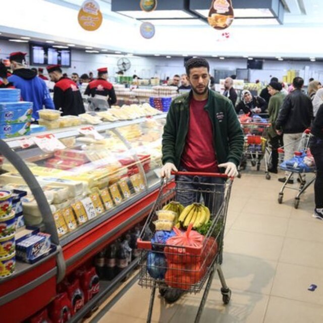 Marketlere ve toplu taşımaya koronavirüs kısıtlamaları getirildi