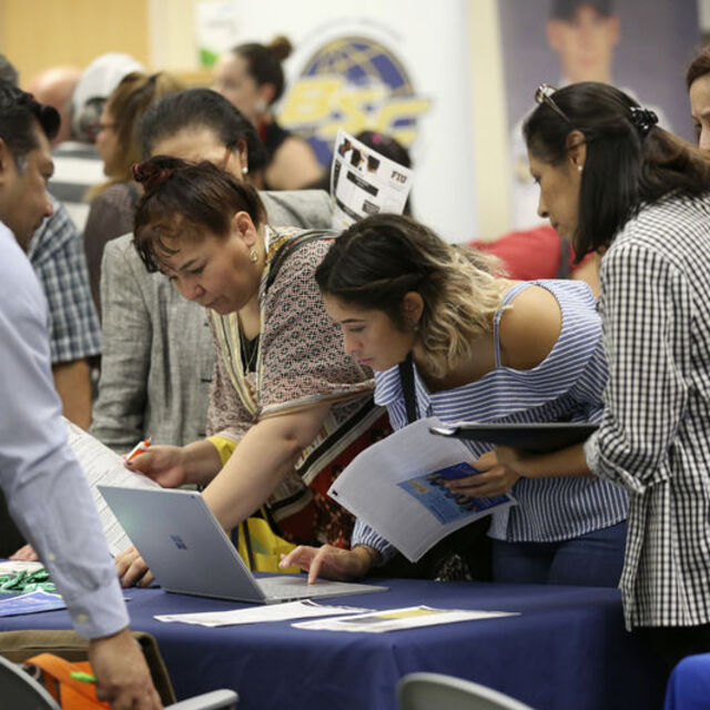ABD'de işsizlik maaşı başvuruları 5.24 milyon oldu