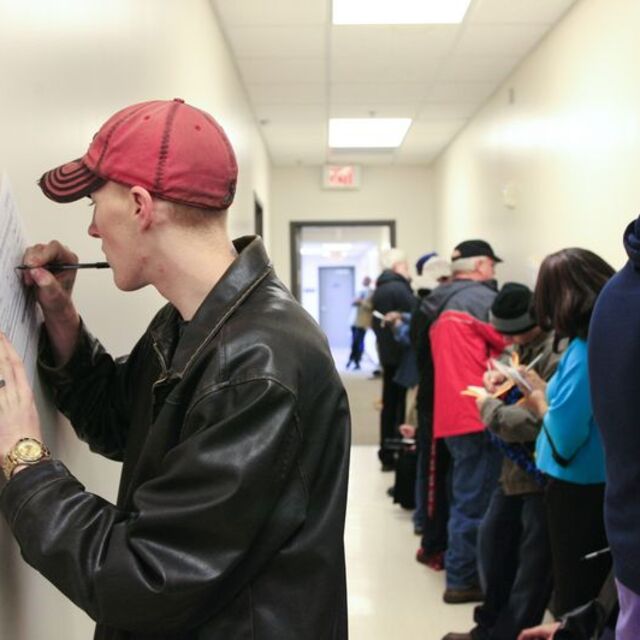 ABD'de tarım dışı istihdam 20.5 milyonla rekor düşüş kaydetti, işsizlik %14.7'ye yükseldi