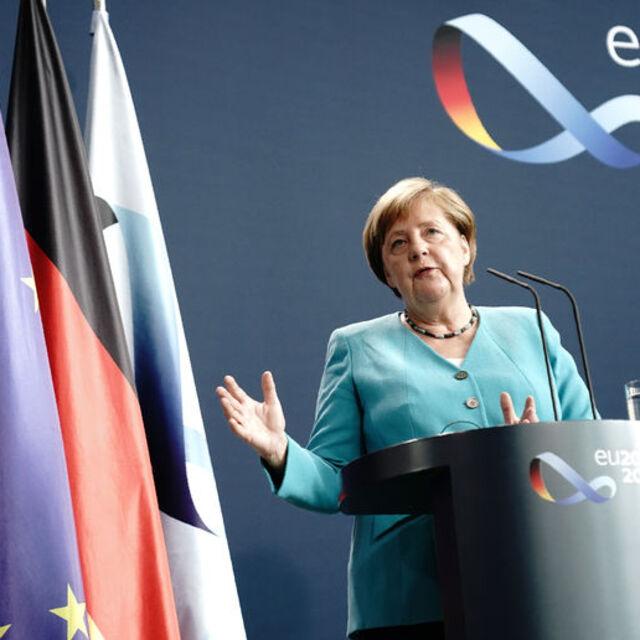 Merkel: Avrupa'nın tarihinin en zor durumunda olduğunu biliyoruz - 6 yıl önce