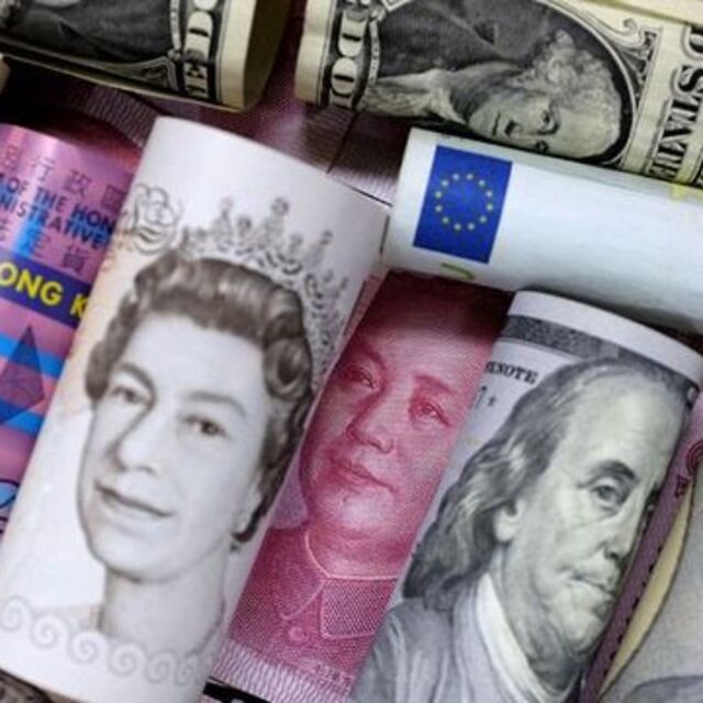 Dövizini nakit çekene komisyon geldi