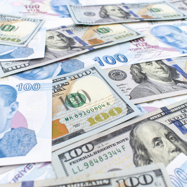 Dolar/TL aşağı yönde hareket etti